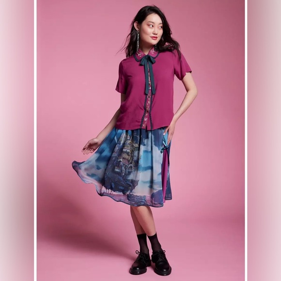 Her Universe Studio Ghibli Howl's Moving Castle Embroidered Button-Up - Picture 3 of 6